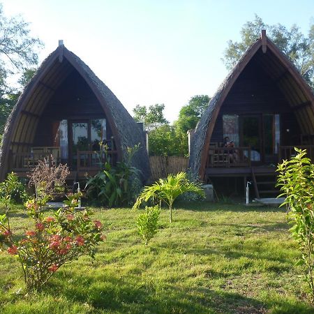 Rose Bungalow Hotel Pemenang Екстериор снимка