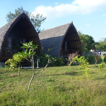 Rose Bungalow Hotel Pemenang Екстериор снимка