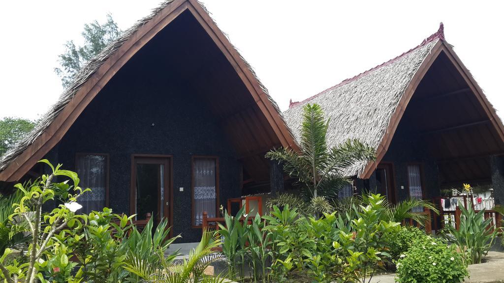 Rose Bungalow Hotel Pemenang Екстериор снимка