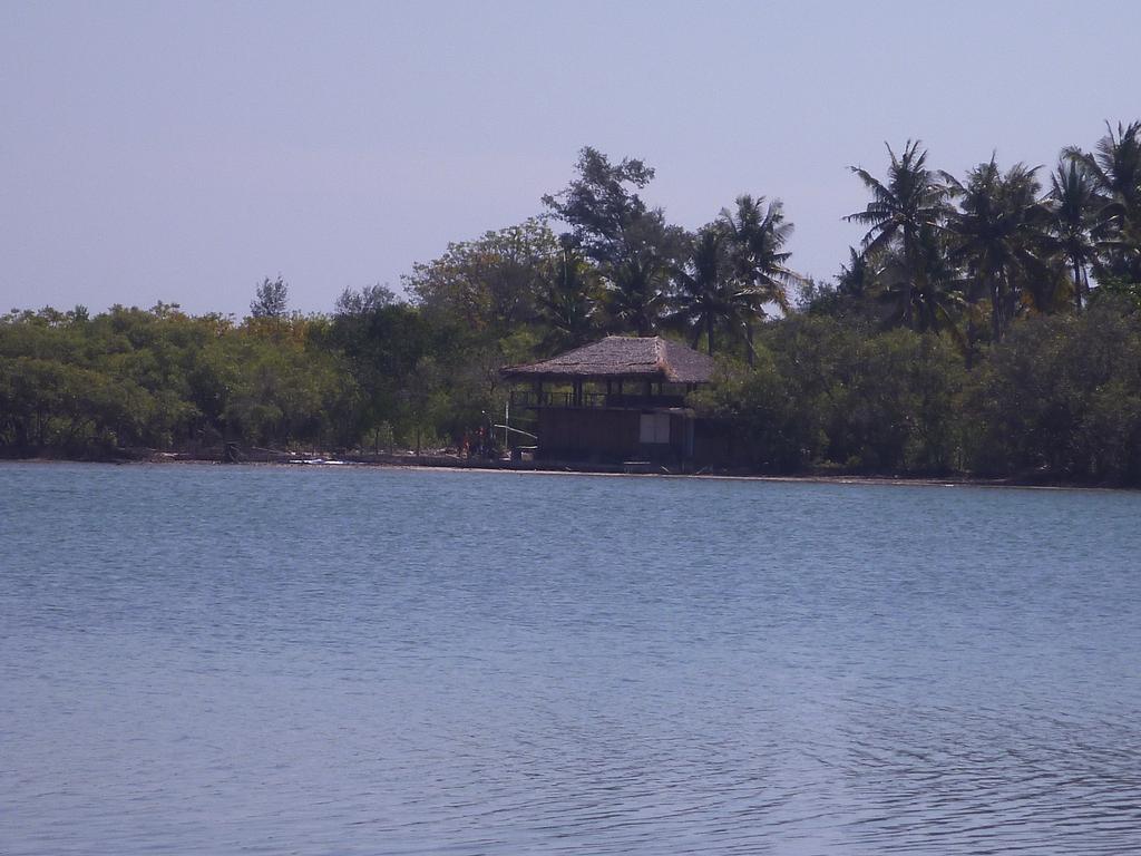 Rose Bungalow Hotel Pemenang Екстериор снимка