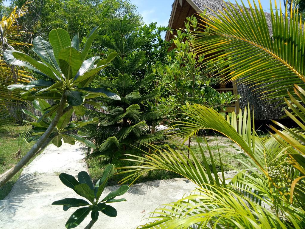 Rose Bungalow Hotel Pemenang Екстериор снимка