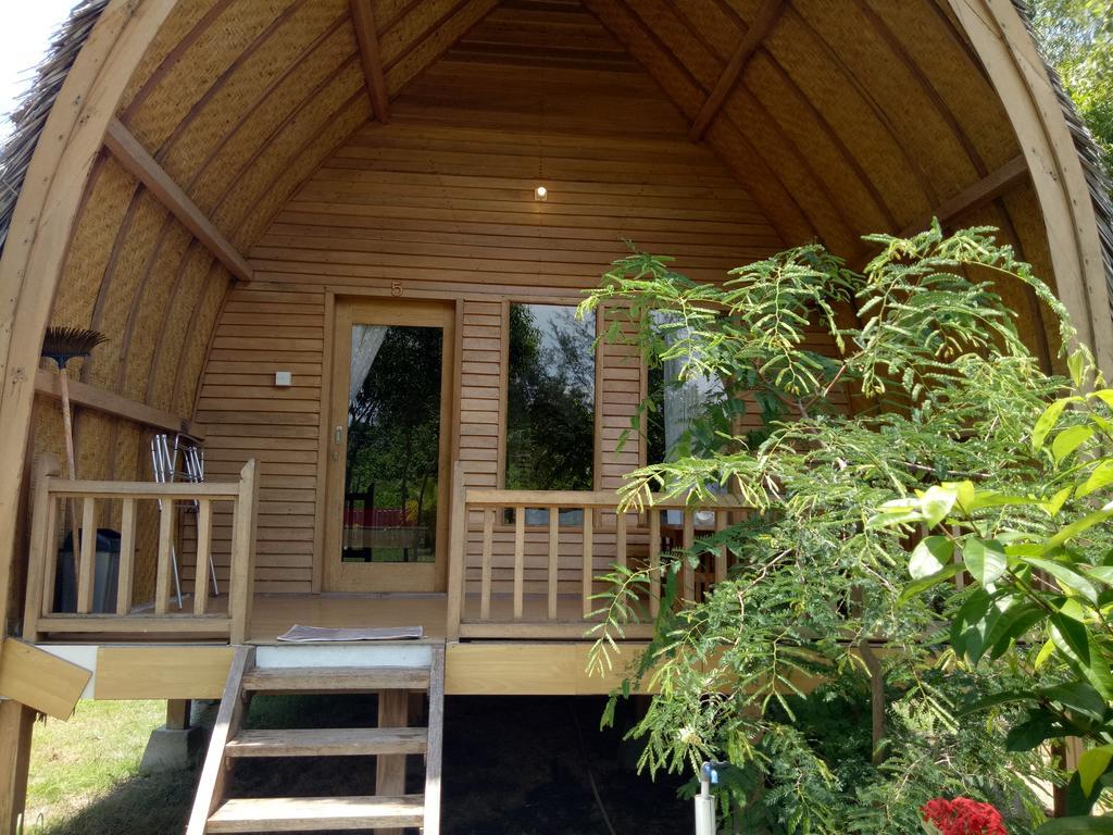 Rose Bungalow Hotel Pemenang Екстериор снимка