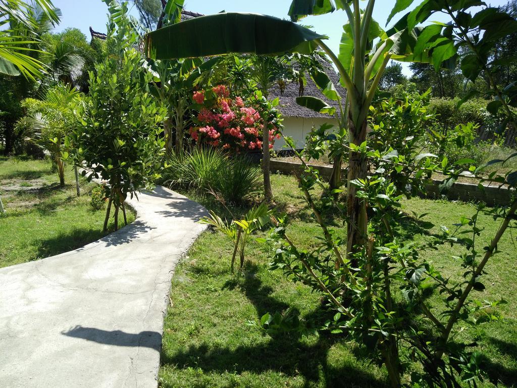 Rose Bungalow Hotel Pemenang Екстериор снимка