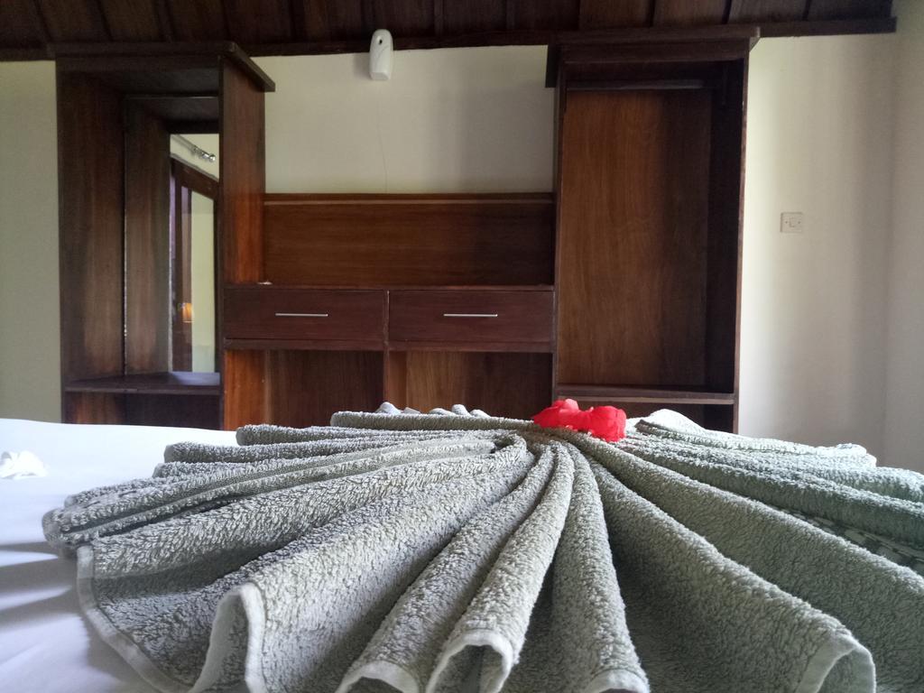 Rose Bungalow Hotel Pemenang Екстериор снимка