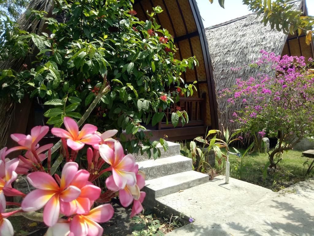 Rose Bungalow Hotel Pemenang Екстериор снимка