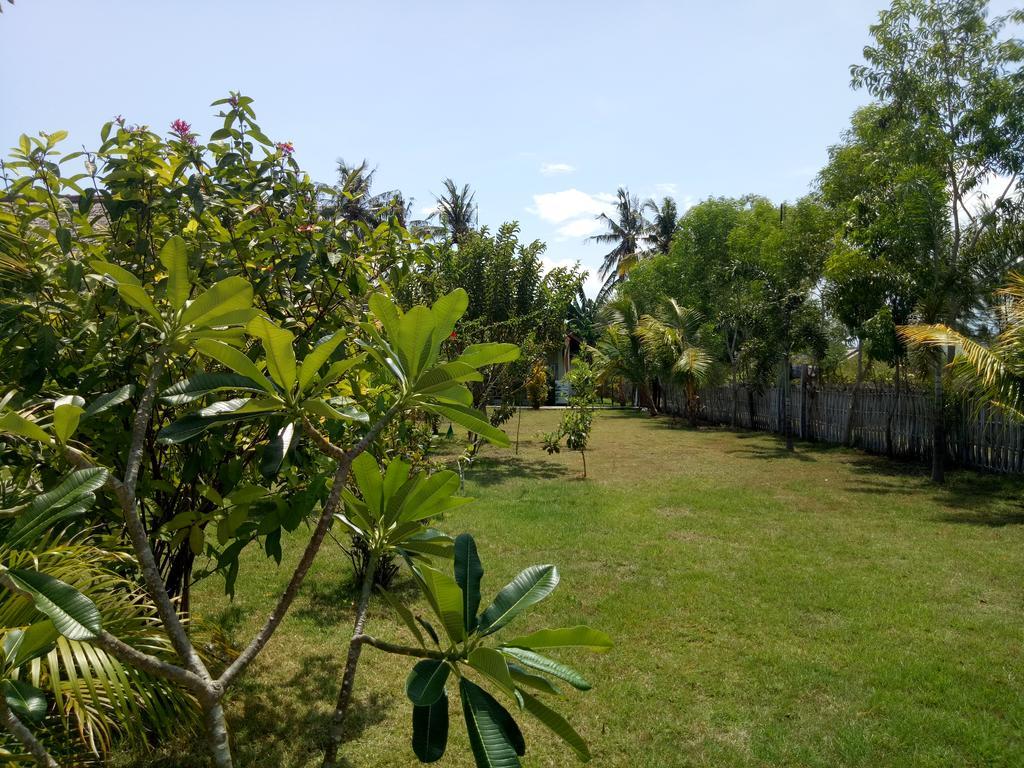 Rose Bungalow Hotel Pemenang Екстериор снимка