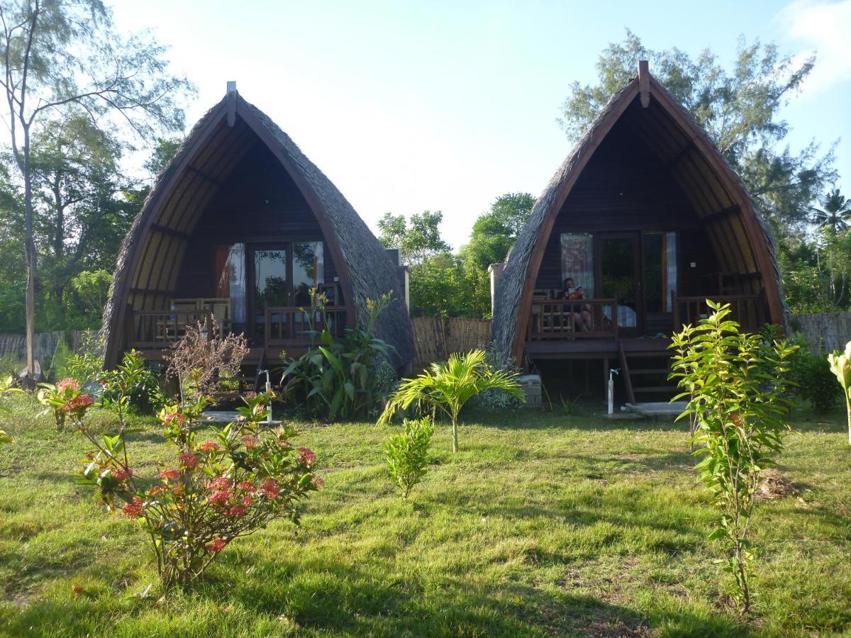 Rose Bungalow Hotel Pemenang Екстериор снимка