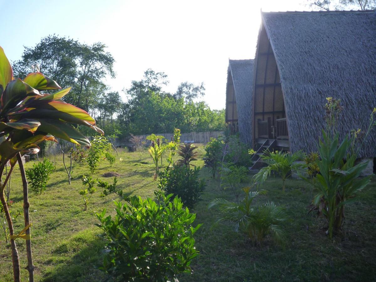Rose Bungalow Hotel Pemenang Екстериор снимка